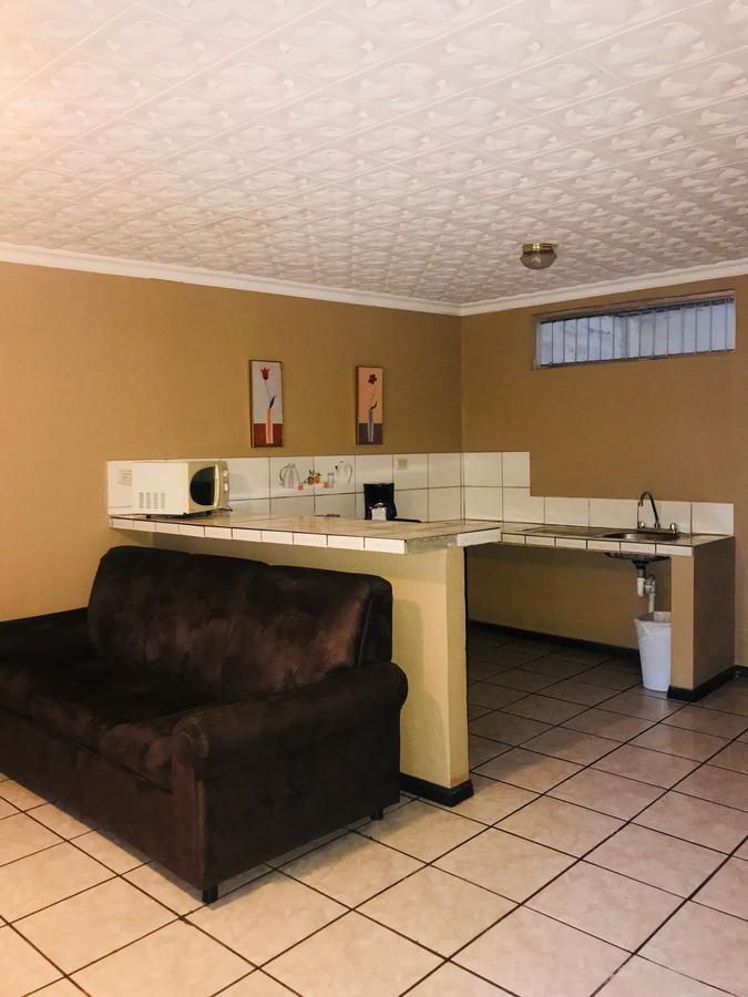 Melrost Airport Bed & Breakfast Alajuela Exterior foto