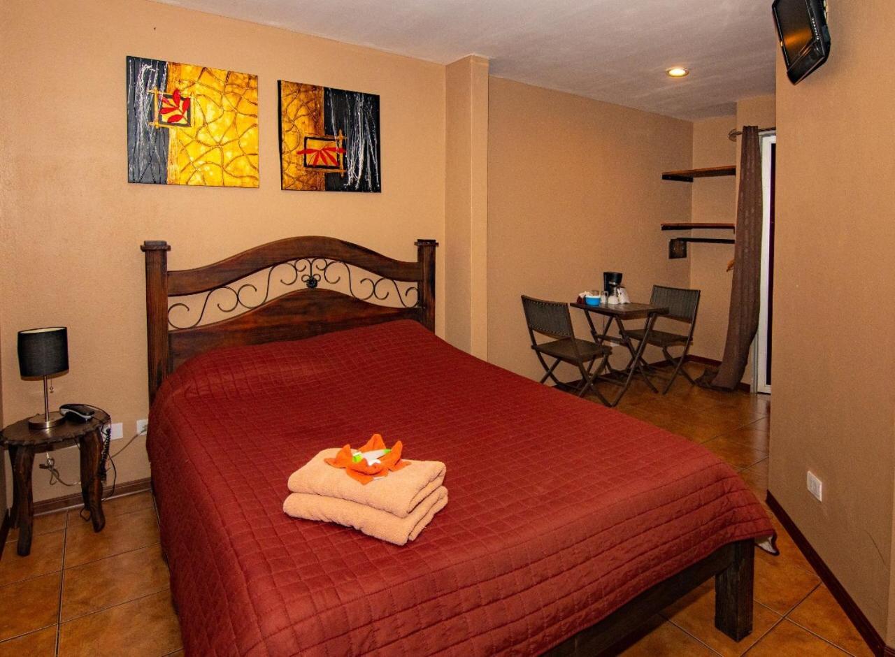 Melrost Airport Bed & Breakfast Alajuela Exterior foto
